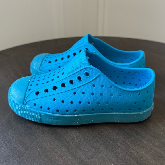 Native Jefferson Bloom Kids Shoes – Blue – Size C11 - EUC - Picture 3 of 5